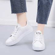 Little White Shoes for Women 2023 Autumn Rose Embroidery Thick Soled Leather Casual Student Board Shoes